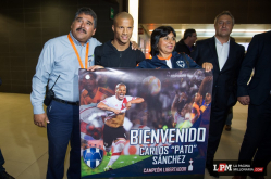 Carlos Sanchez presentado en Monterrey 11