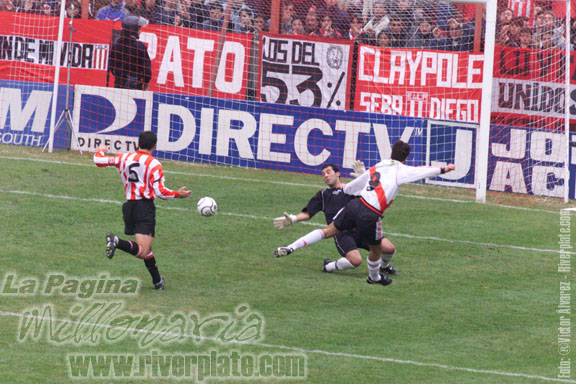 Estudiantes LP vs. River Plate (AP 2000) 3