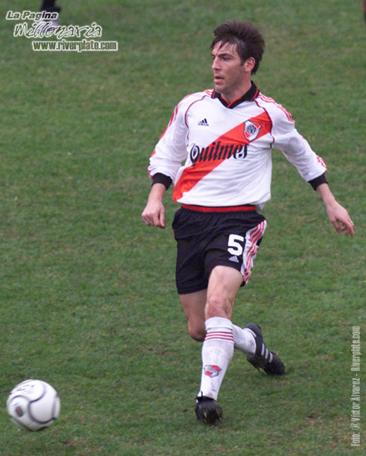 Estudiantes LP vs. River Plate (AP 2000) 4