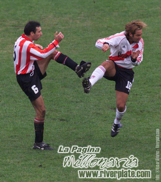 Estudiantes LP vs. River Plate (AP 2000) 5