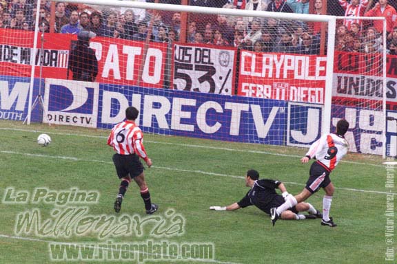 Estudiantes LP vs. River Plate (AP 2000) 12
