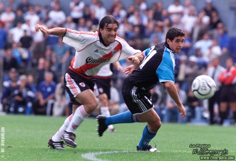 Racing Club vs. River Plate (AP 2000) 5