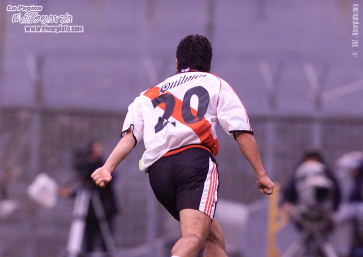 Racing Club vs. River Plate (AP 2000) 7