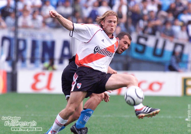 Racing Club vs. River Plate (AP 2000) 11