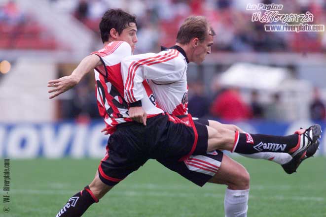 River Plate vs Estudiantes LP (AP 2001) 5