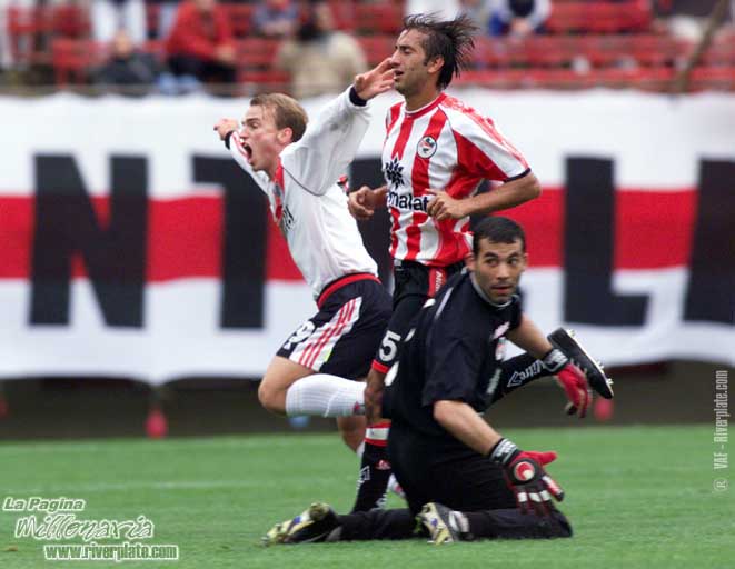 River Plate vs Estudiantes LP (AP 2001) 11