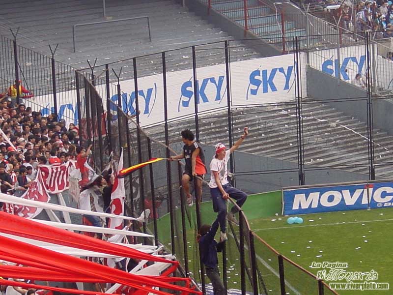 Racing Club vs River Plate (AP 2001) 6