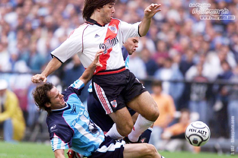 Racing Club vs River Plate (AP 2001) 13