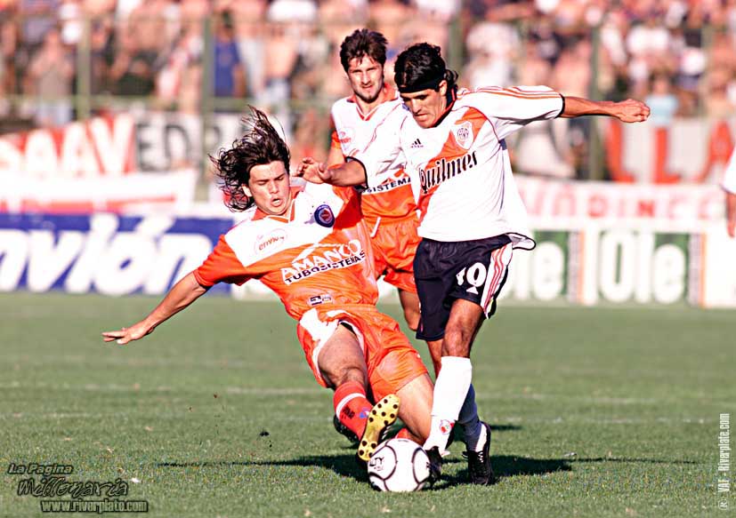 Argentinos Jrs vs River Plate (AP 2001) 4