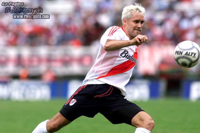 River Plate vs Racing Club (CL 2002) 18