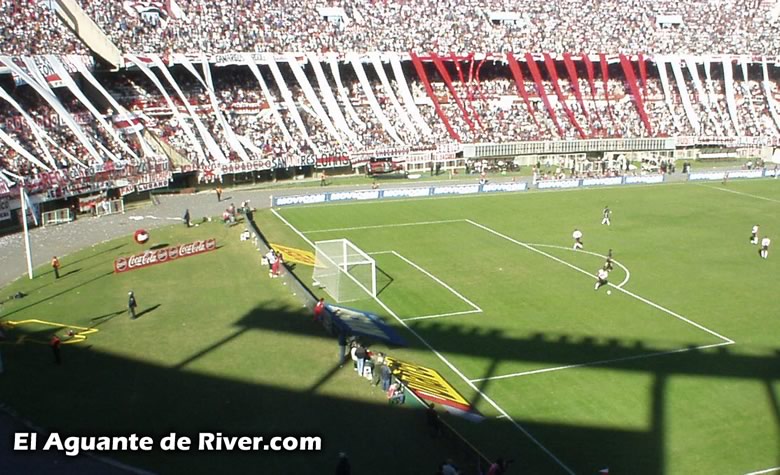 River Plate vs Racing Club (CL 2002) 31