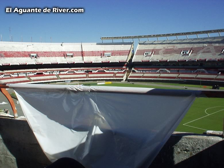 River Plate vs Racing Club (CL 2002) 32