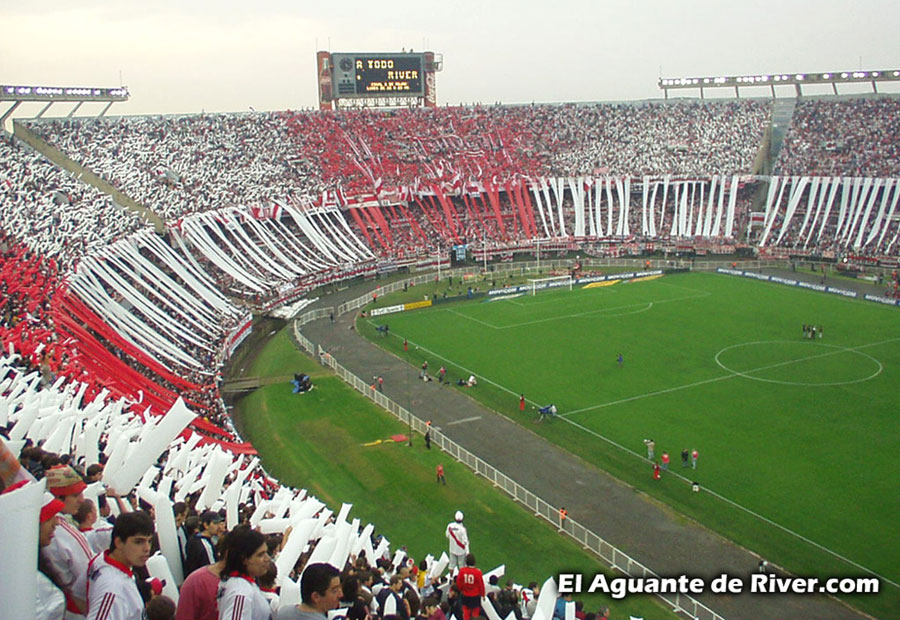 River Plate vs Argentinos Jrs (CL 2002) 33
