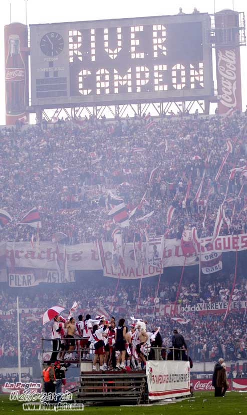 River Plate vs Racing Club (CL 2003) 111