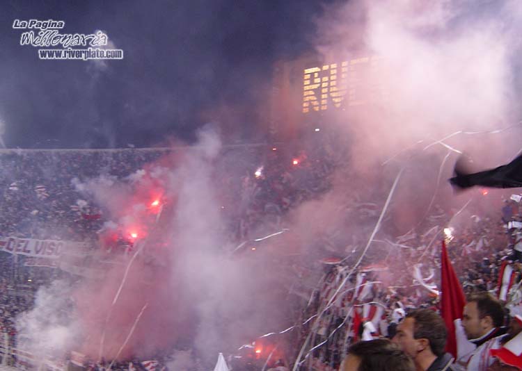 River Plate vs Boca Juniors (LIB 2004) 8