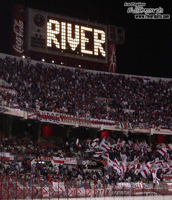 River Plate 0 (1) vs Arsenal 0 (2) (SUD 2004)