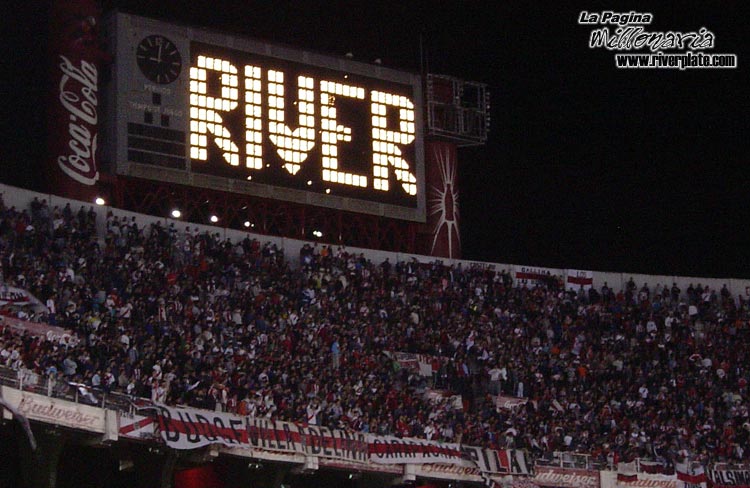 River Plate 0 (1) vs Arsenal 0 (2) (SUD 2004) 3