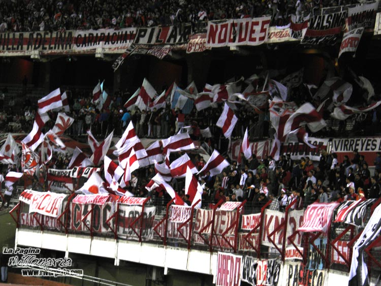 River Plate 0 (1) vs Arsenal 0 (2) (SUD 2004) 6