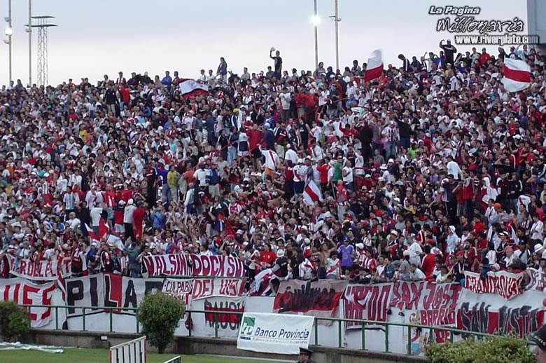 Huracán de Tres Arroyos vs. River Plate (AP 2004) 5