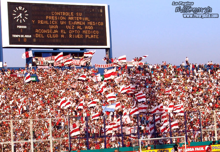 River Plate vs Colon Sta. Fe (AP 2005) 4