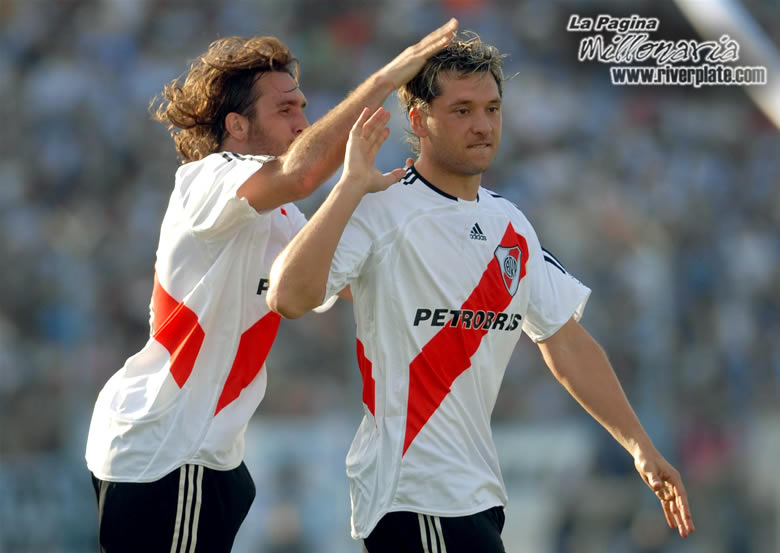 Gimnasia de Jujuy vs River Plate (AP 2007) 5