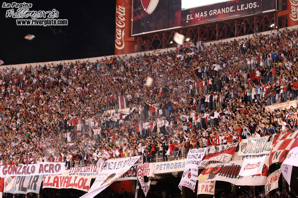 River Plate vs Defensor Sporting (SUD 2007) 14