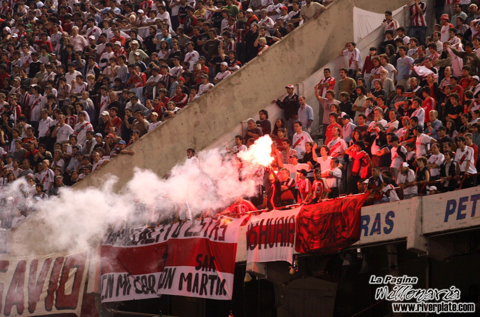 River Plate vs Defensor Sporting (SUD 2007) 15