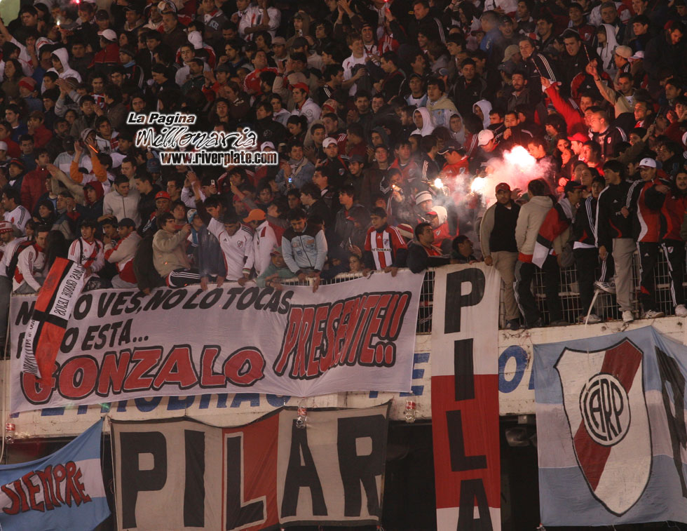 River Plate vs Arsenal (SUD 2007) 28