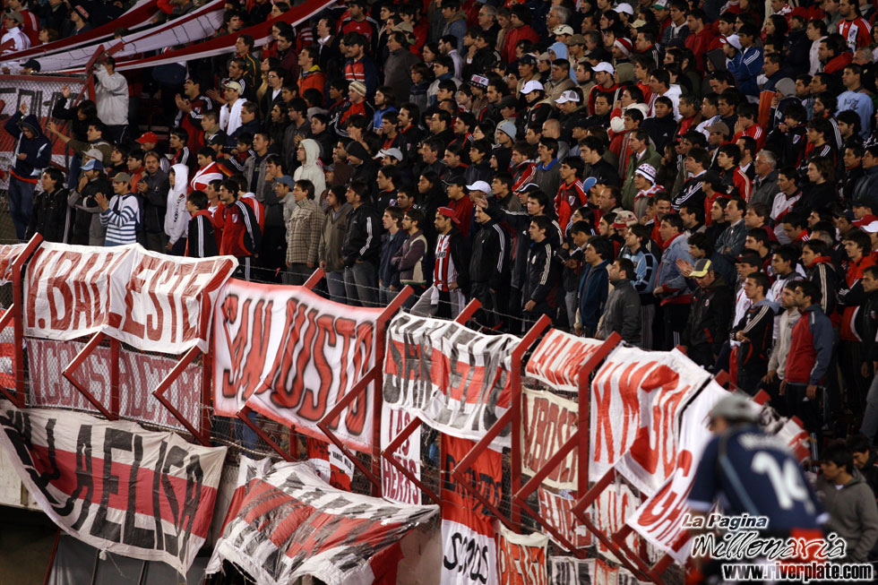 River Plate vs Arsenal (SUD 2007) 30