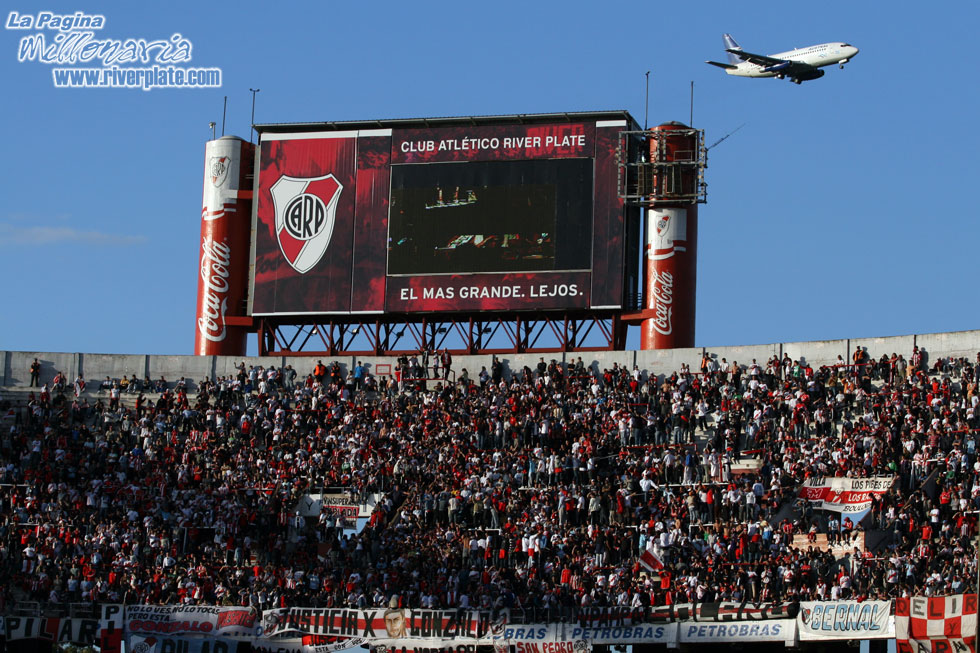River Plate vs Colon Sta. Fe (Ap 2007) 15