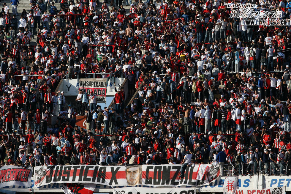 River Plate vs Colon Sta. Fe (Ap 2007) 16