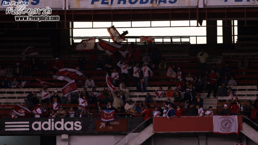 River Plate vs Colon Sta. Fe (Ap 2007) 33