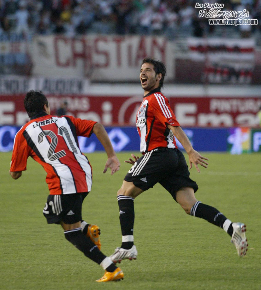 River Plate vs Gimnasia Jujuy (CL 2008) 5