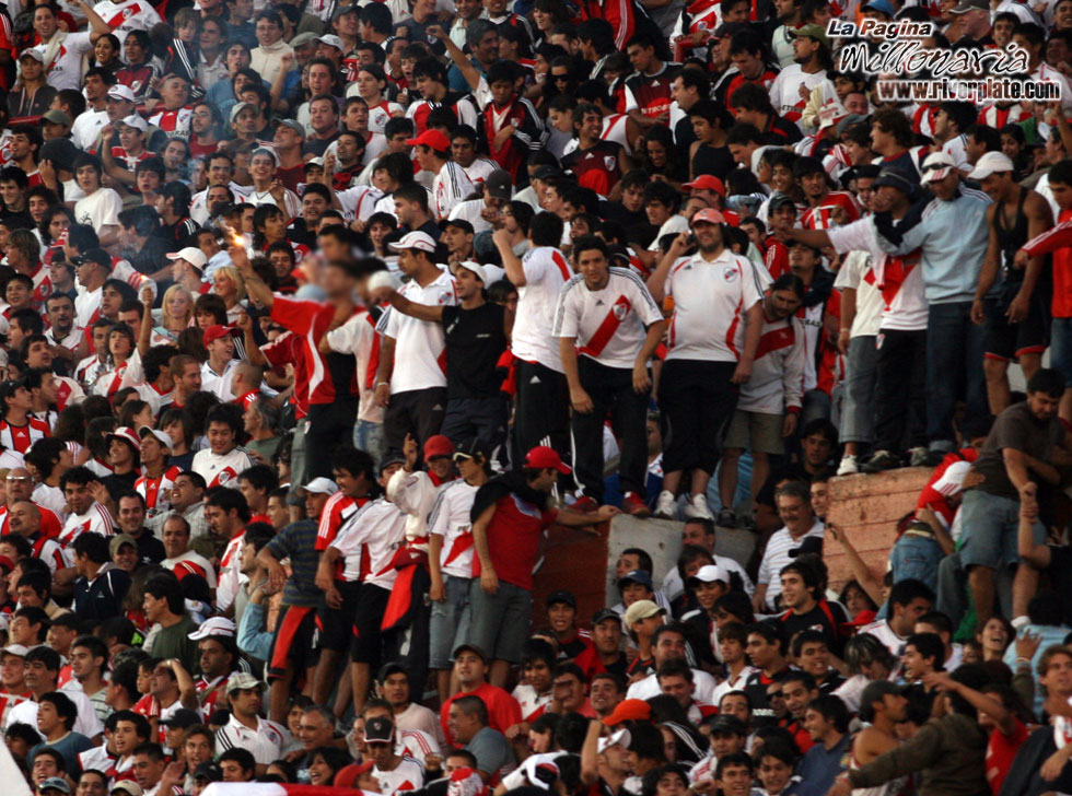 River Plate vs Gimnasia Jujuy (CL 2008) 12