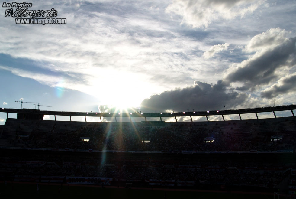 River Plate vs Gimnasia Jujuy (CL 2008) 20