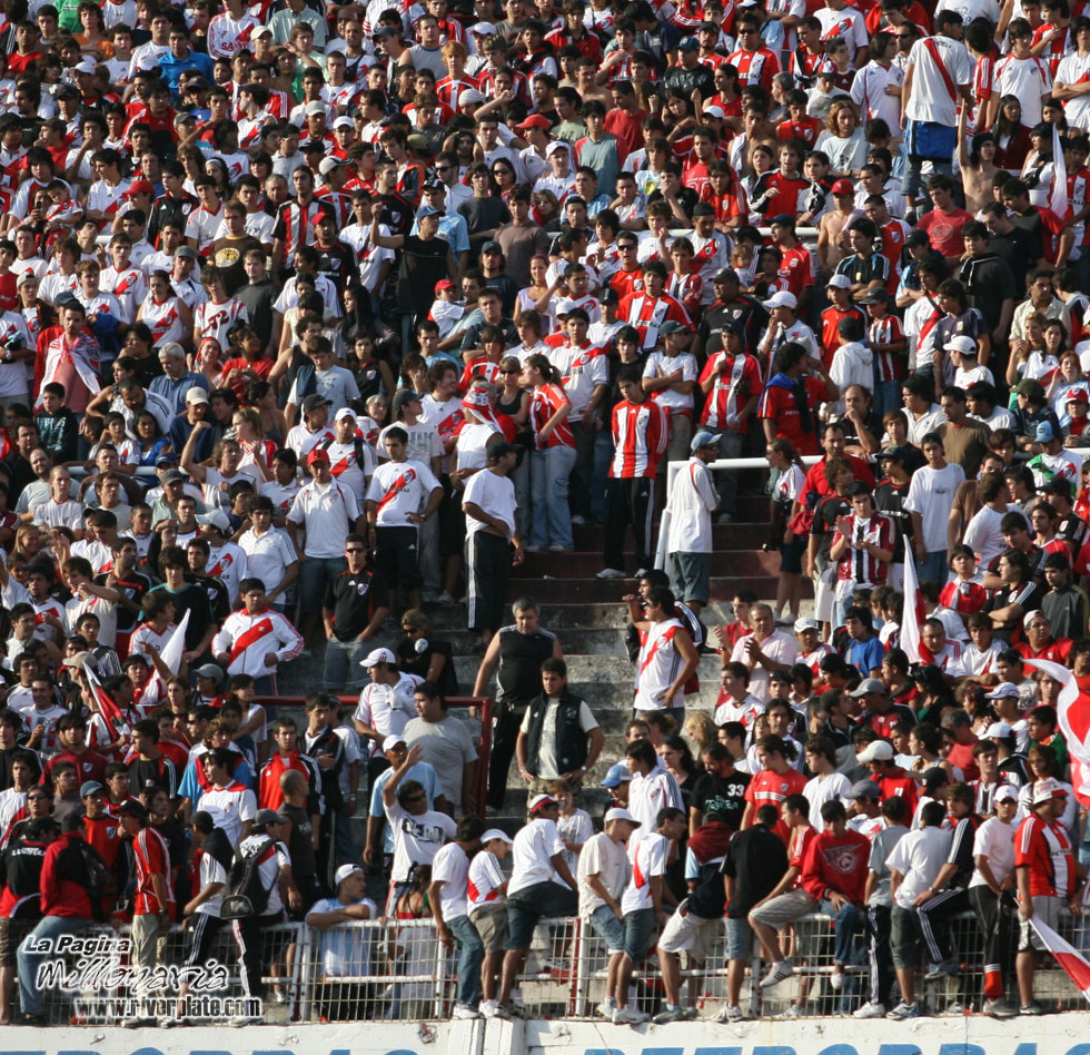 River Plate vs Gimnasia Jujuy (CL 2008) 21