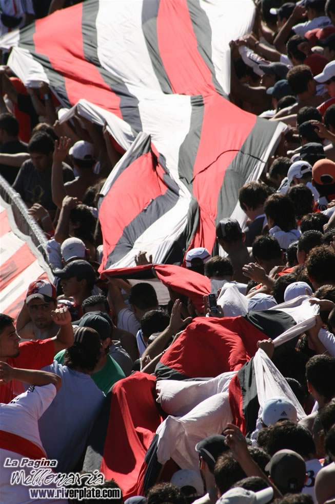 River Plate vs Racing Club (CL 2008) 33