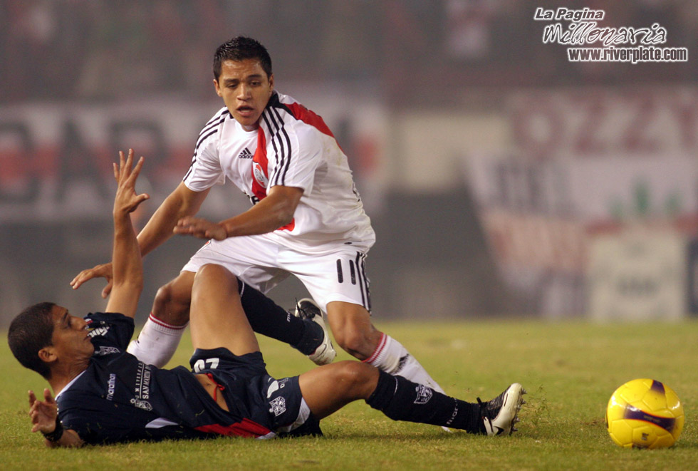 River Plate vs Universidad San Martín de Porres (LIB 2008) 8