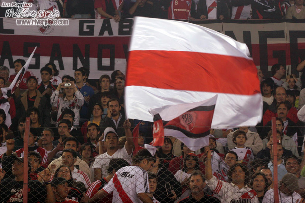 River Plate vs Universidad San Martín de Porres (LIB 2008) 17
