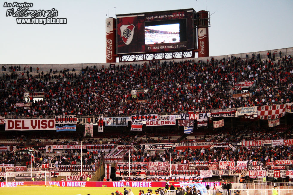 River Plate vs Gimnasia LP (CL 2008) 18
