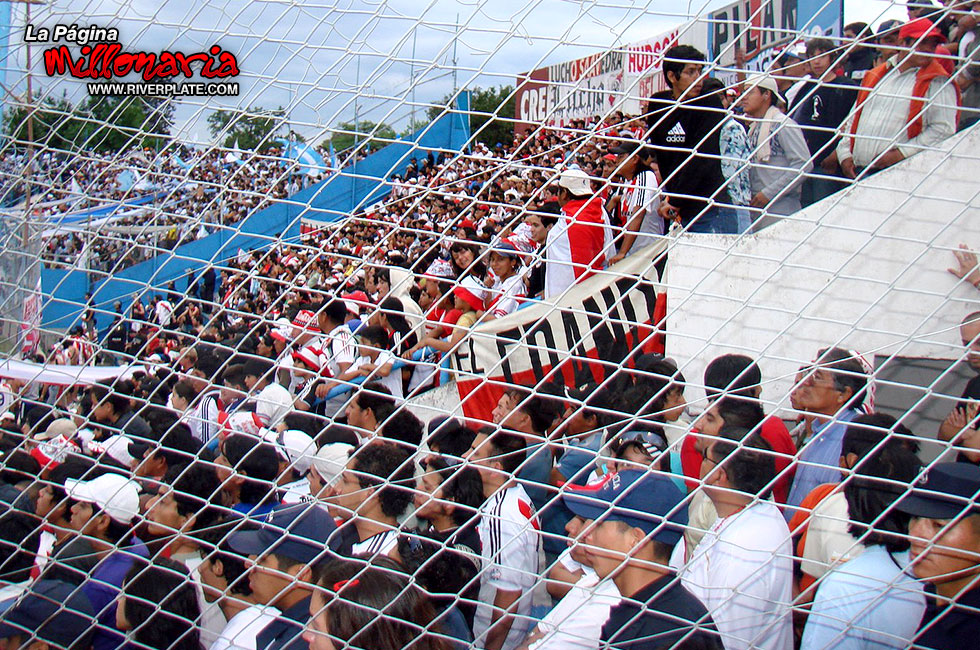 Gimnasia Jujuy vs River Plate (AP 2008) 6