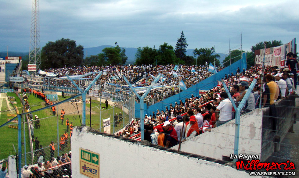 Gimnasia Jujuy vs River Plate (AP 2008) 8