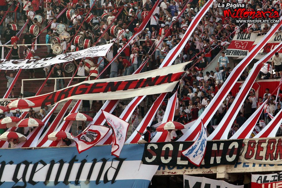River Plate vs Independiente (CL 2009) 15