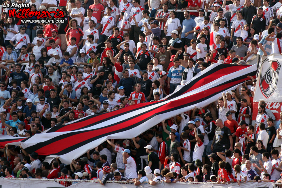 River Plate vs Independiente (CL 2009) 8