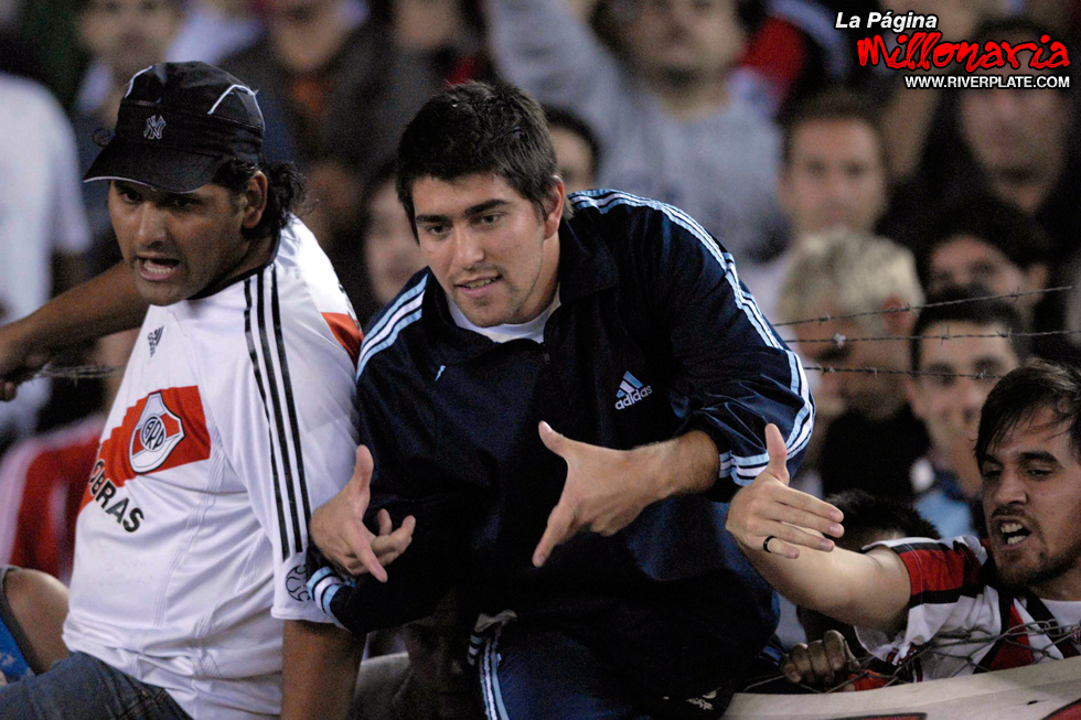 River Plate vs Lanús (CL 2009) 7