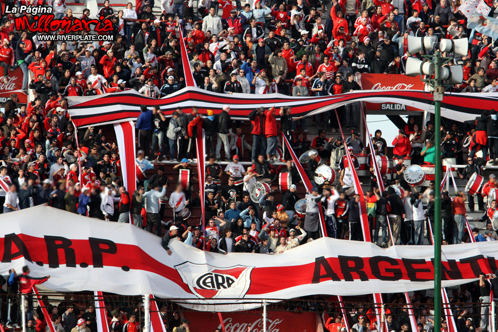 Huracan vs River Plate (CL 2009) 6