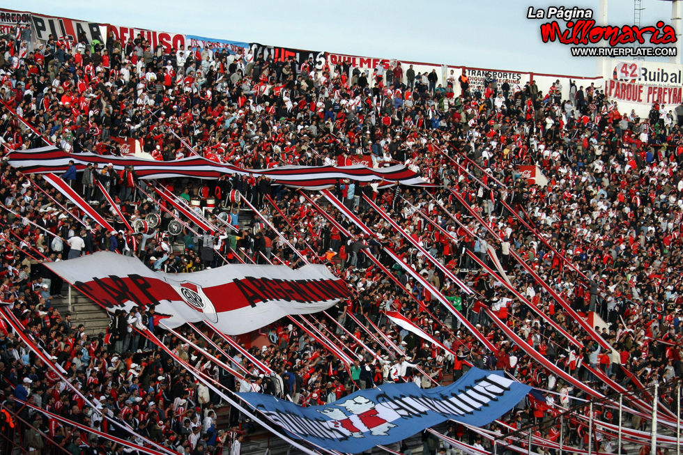 Huracan vs River Plate (CL 2009) 10