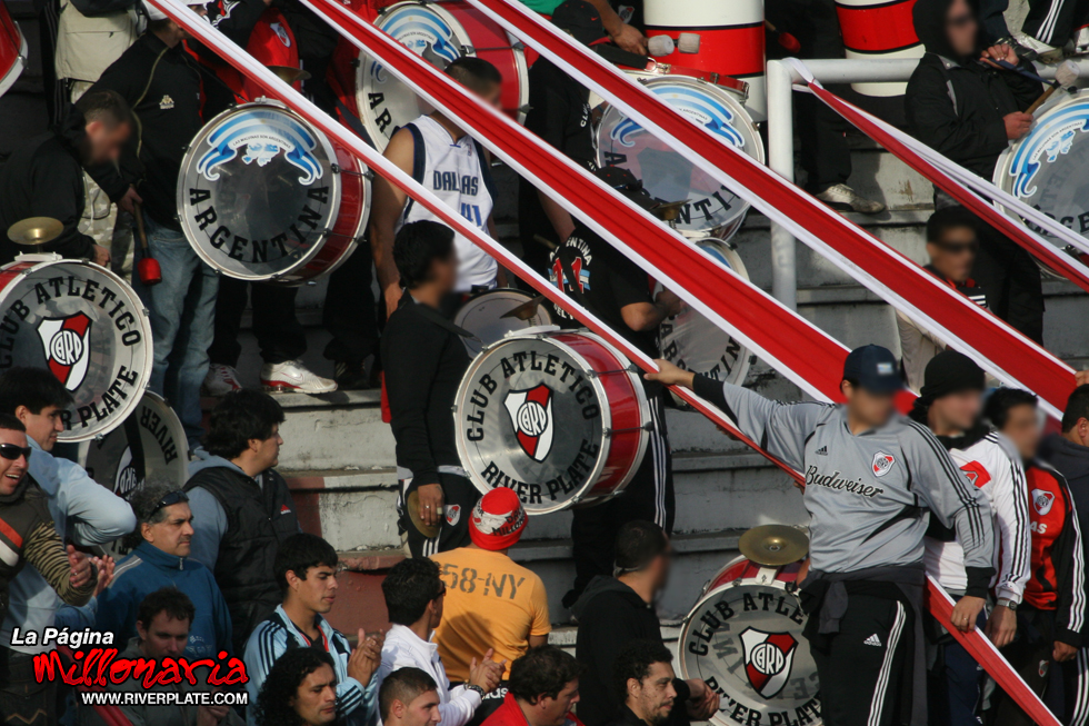 Huracan vs River Plate (CL 2009) 11