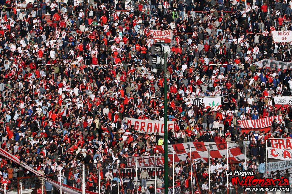 Huracan vs River Plate (CL 2009) 13
