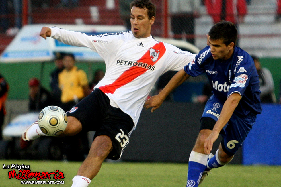 Huracan vs River Plate (CL 2009) 14
